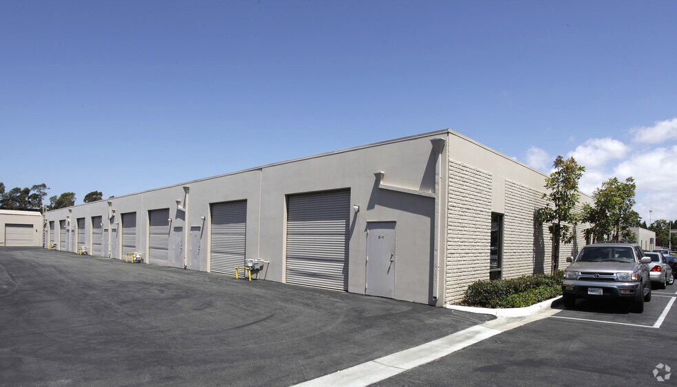 More Photos Of 3303 Harbor Blvd, Costa Mesa Light Manufacturing For Lease