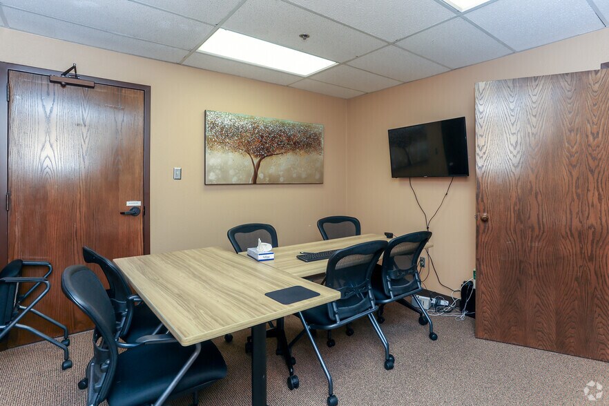 More Photos Of 3301 Golden Rd, Tyler Office For Lease
