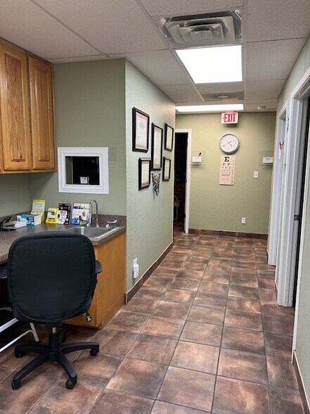 More Photos Of 600 S Red River Expy, Burkburnett Medical For Sale