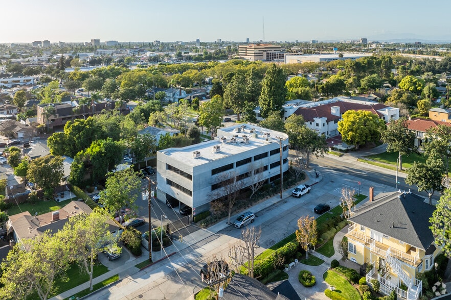 More Photos Of 1600 E 4th St, Santa Ana Office For Lease