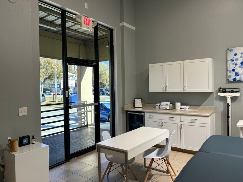 More Photos Of 3215-3217 S Macdill, Tampa Unknown For Lease