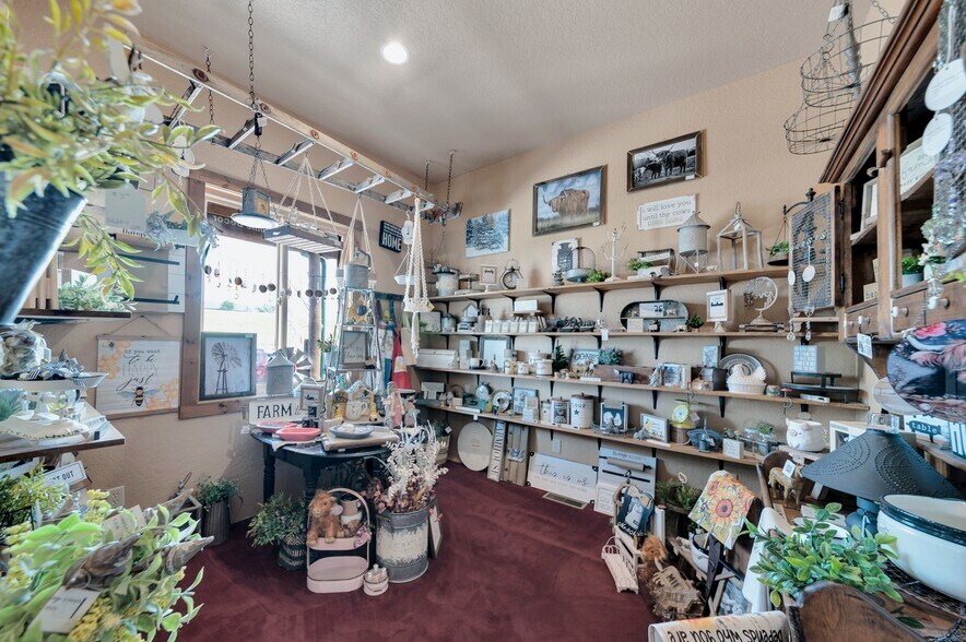 More Photos Of 710 Tenaya St, Hermosa General Retail For Sale