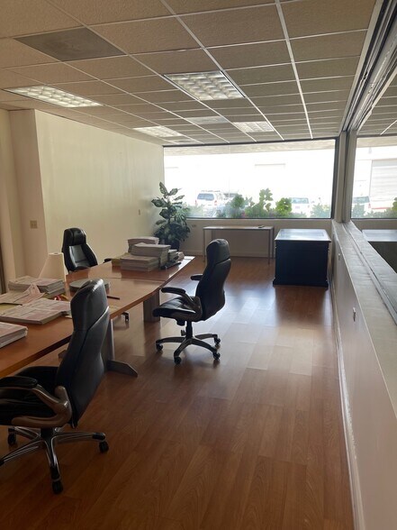 More Photos Of 19401 Business Center Dr, Northridge Warehouse For Lease