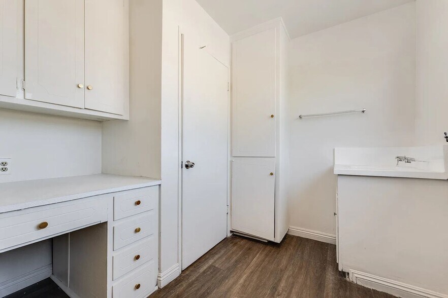 More Photos Of 540 Hyde Park Pl, Inglewood Apartments For Sale