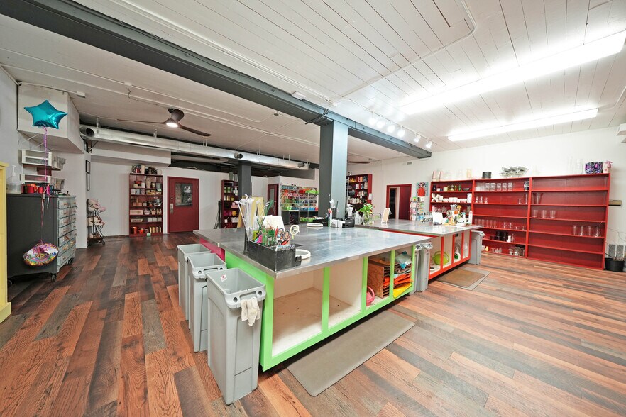 More Photos Of 31 N 1st Ave, Yakima General Retail For Sale