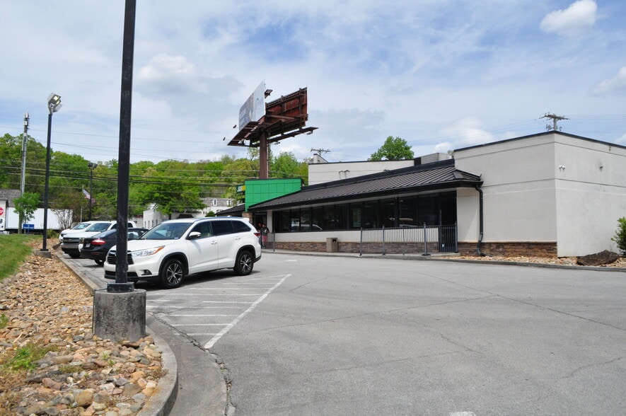 More Photos Of 10244 Kingston Pike, Knoxville Restaurant For Sale
