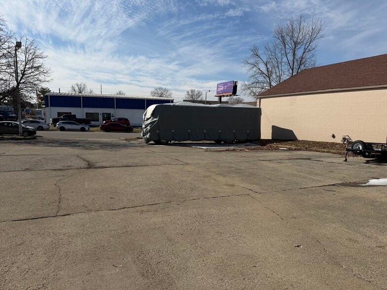 More Photos Of 207 Big Run Rd, Lexington Warehouse For Lease