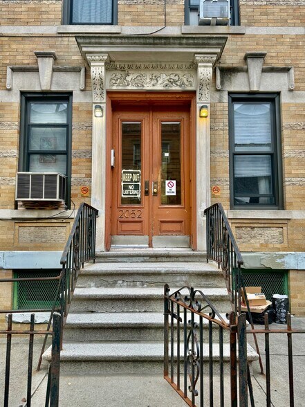 More Photos Of 2052 Gates Ave, Ridgewood Apartments For Sale