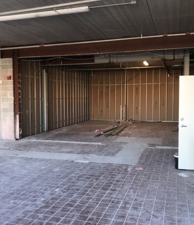 More Photos Of 1216-1218 N Lake St, Aurora Storefront Retail Office For Lease