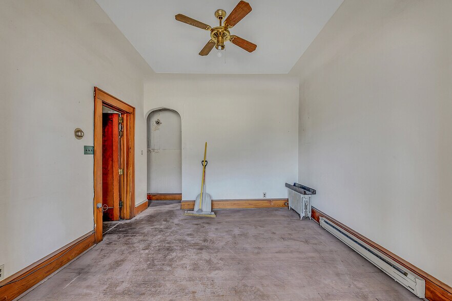 More Photos Of 515 Wyoming Ave, Scranton Flex For Sale