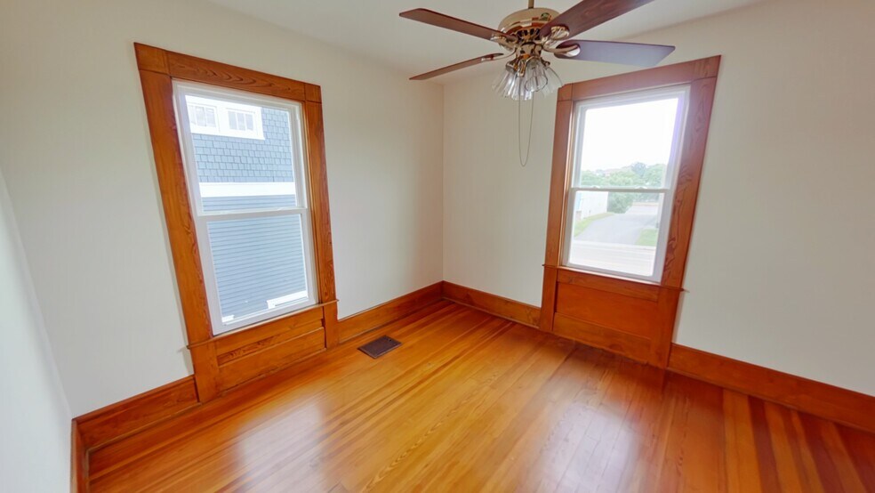 725 N Hall of Fame Dr, Knoxville, TN 37917 Office For Lease
