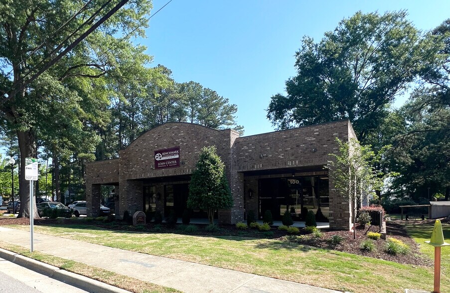 More Photos Of 1006 N Arendell Ave, Zebulon Medical For Lease