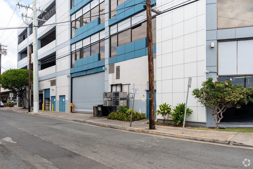 More Photos Of 420 Waiakamilo Rd, Honolulu Office For Lease