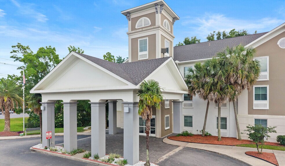 More Photos Of 19751 S Greeno Rd, Fairhope Hotel For Sale