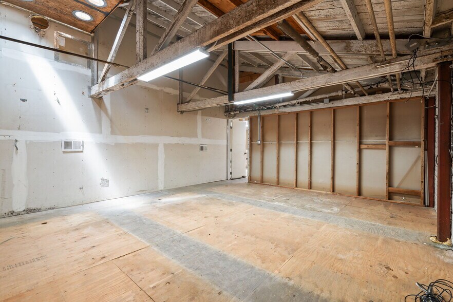 More Photos Of 865 Post St, San Francisco Storefront For Lease