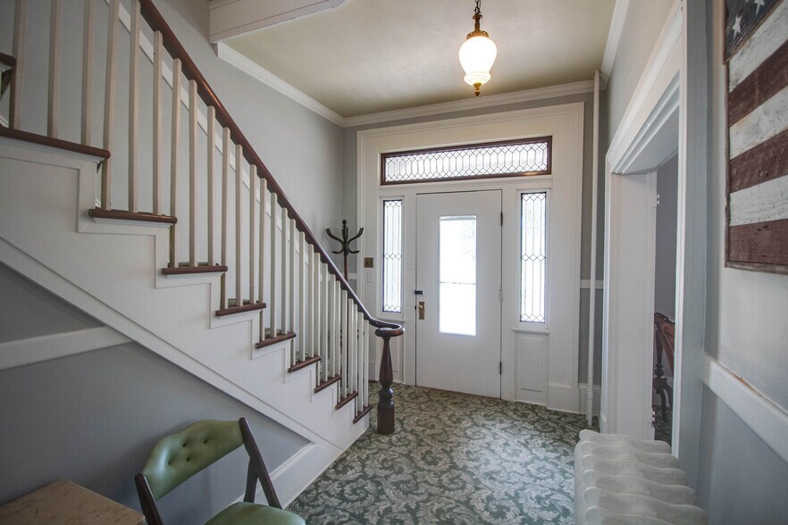 More Photos Of 212 E Main St, Carlinville Office Residential For Sale