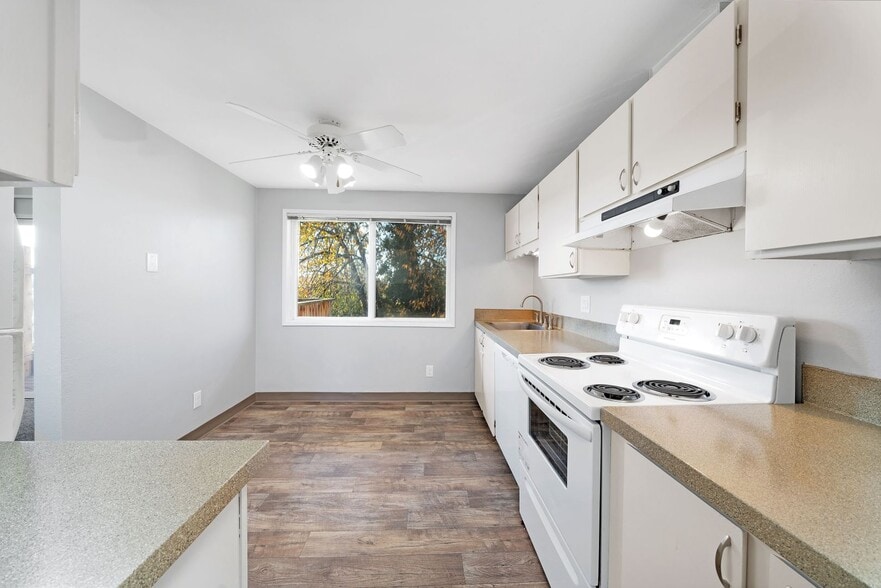 More Photos Of 13455 SE Oatfield Rd, Milwaukie Apartments For Sale