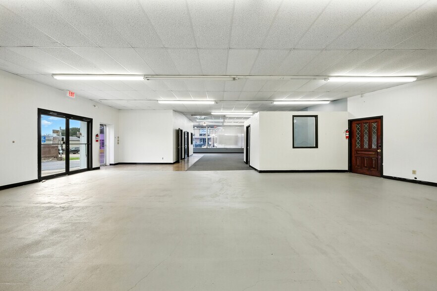 More Photos Of 208 N Main St, Gladewater Freestanding For Sale