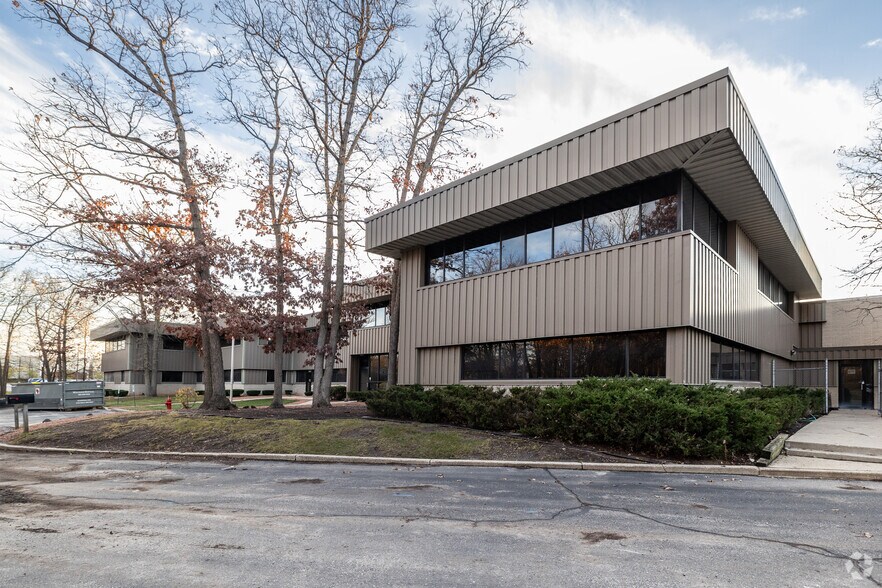 More Photos Of 5111-5121 S 9th St, Milwaukee Light Manufacturing For Sale