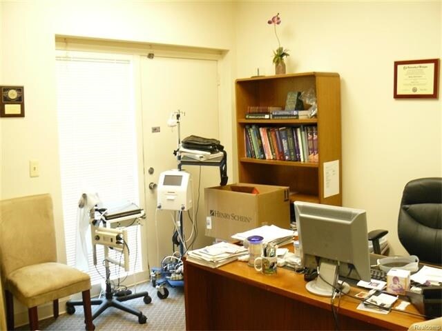 More Photos Of 27500 Hoover Rd, Warren Medical For Lease