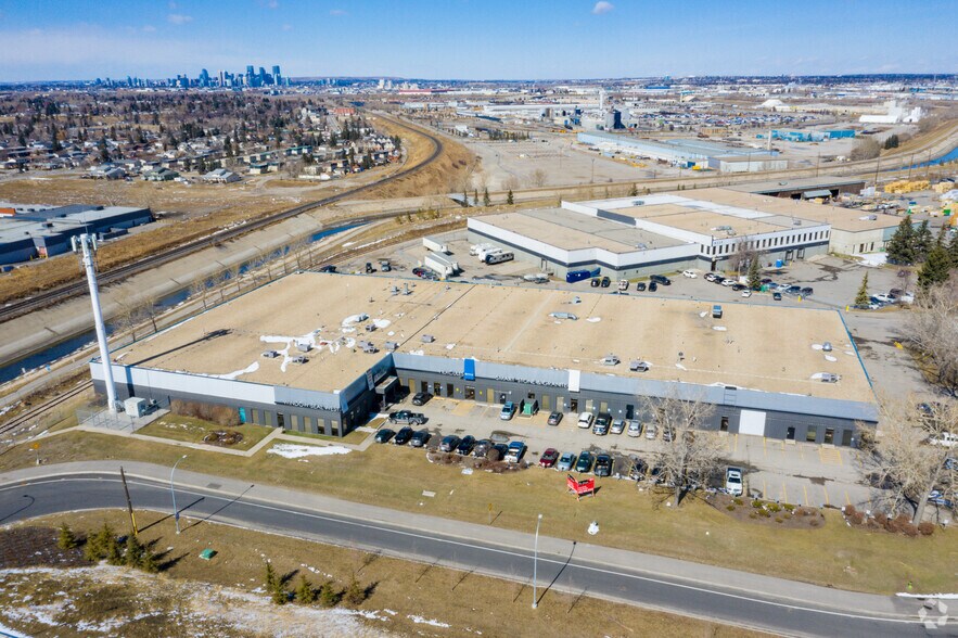More Photos Of 8241 30th St SE, Calgary Distribution For Lease
