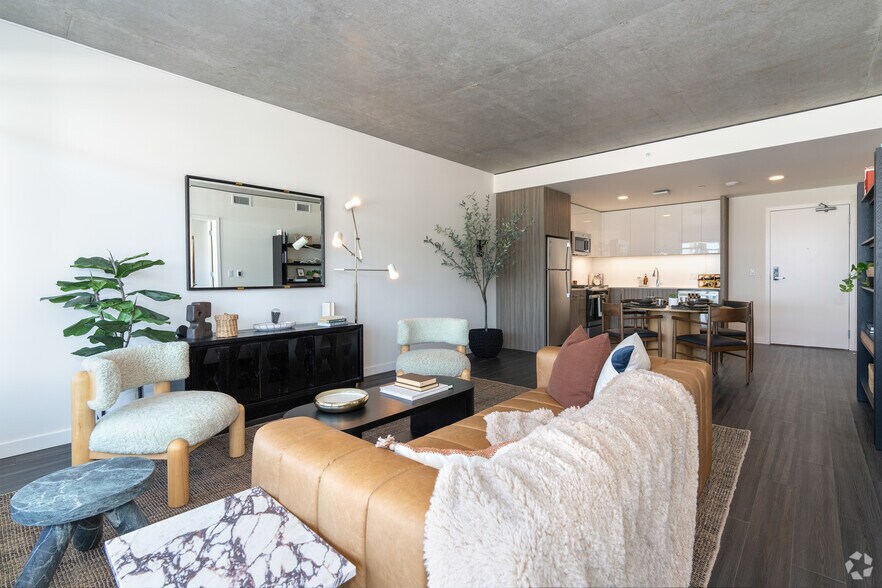 More Photos Of 1550 NW Naito Pky, Portland Apartments For Lease