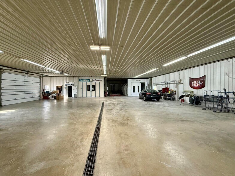 More Photos Of 677 State Road 130, Hobart Auto Repair For Sale