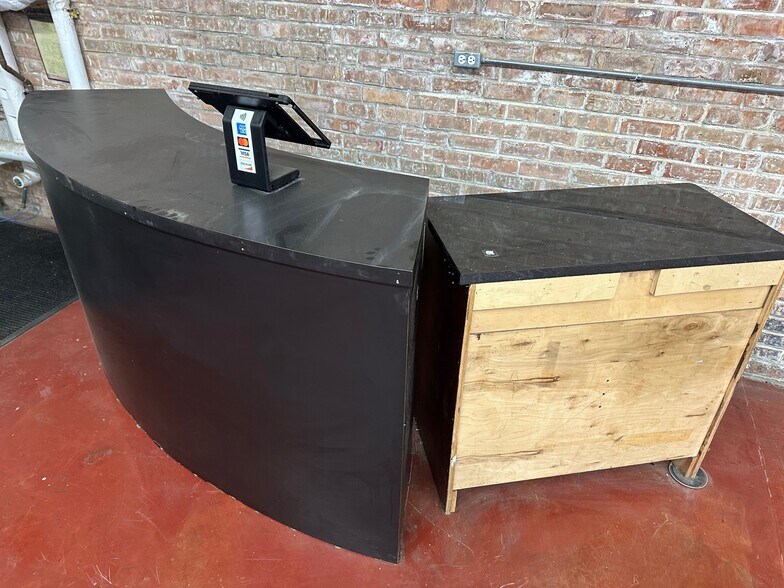 More Photos Of 7620 165th st, Hammond Storefront For Lease