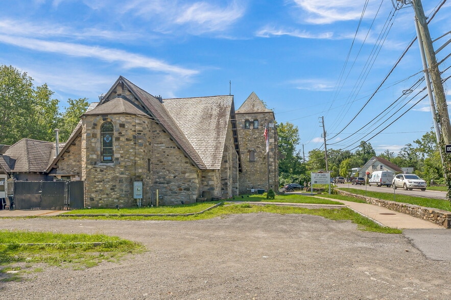 More Photos Of 1715 E Main St, Mohegan Lake Restaurant For Sale