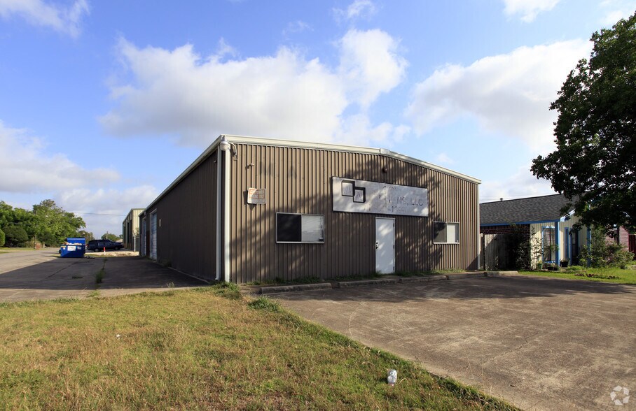 More Photos Of 515 Minnesota Ave, South Houston Warehouse For Lease