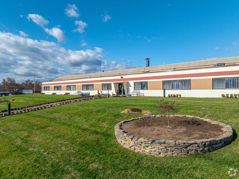 More Photos Of 1 Johnson Dr, Raritan Unknown For Lease