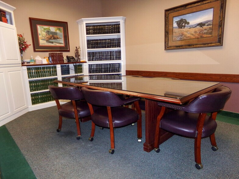 More Photos Of 607 Urban Loop, San Antonio Office For Sale