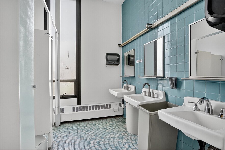 More Photos Of 74 Brookside Ave, Chester General Retail For Lease