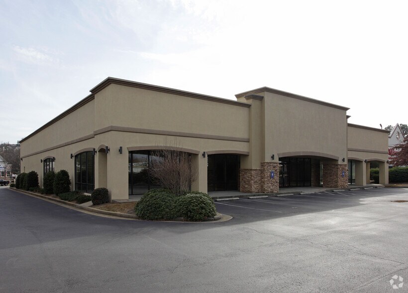More Photos Of 835 Ernest Barrett Pky, Kennesaw Freestanding For Lease