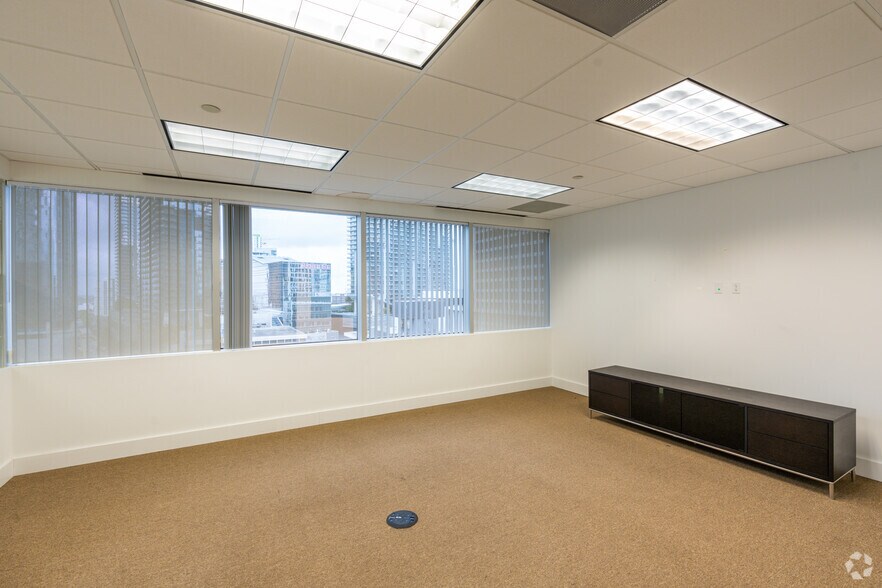 More Photos Of 777 Brickell Ave, Miami Office For Lease