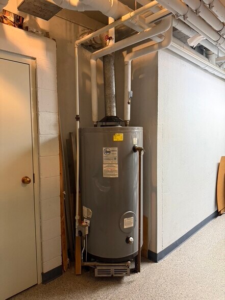 More Photos Of 34 W Washington St, Chagrin Falls Medical For Sale