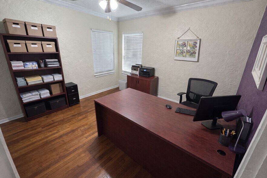 More Photos Of 1002 NE 1st St, Pompano Beach Office For Lease