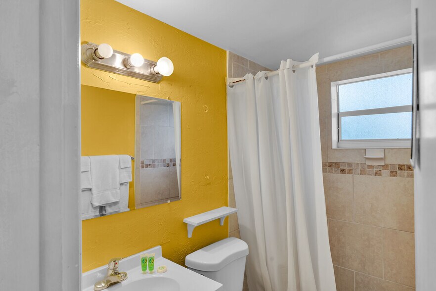 More Photos Of 27340 Overseas Hwy, Ramrod Key Hotel For Sale