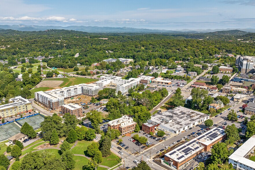 More Photos Of 53 S French Broad Ave, Asheville Medical For Lease