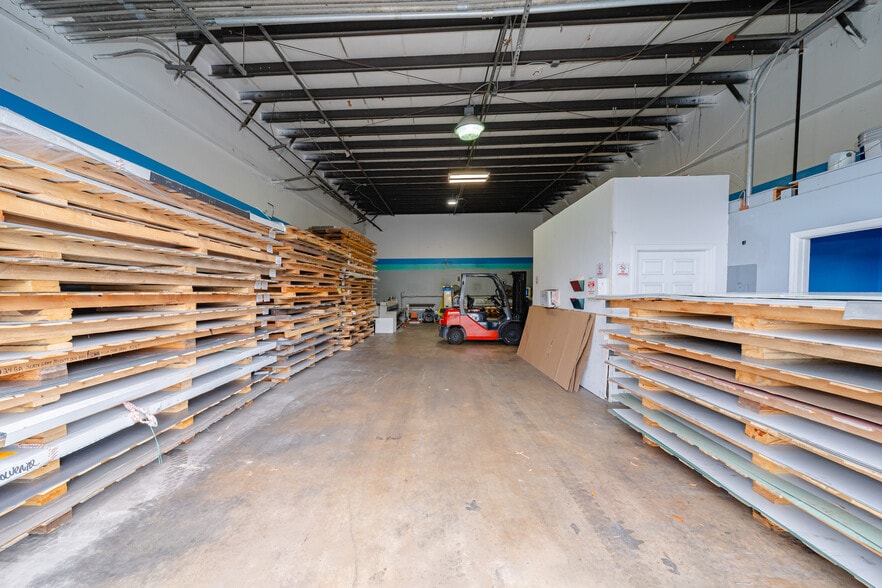 More Photos Of 1300 Old Dixie Hwy, Lake Park Warehouse For Sale