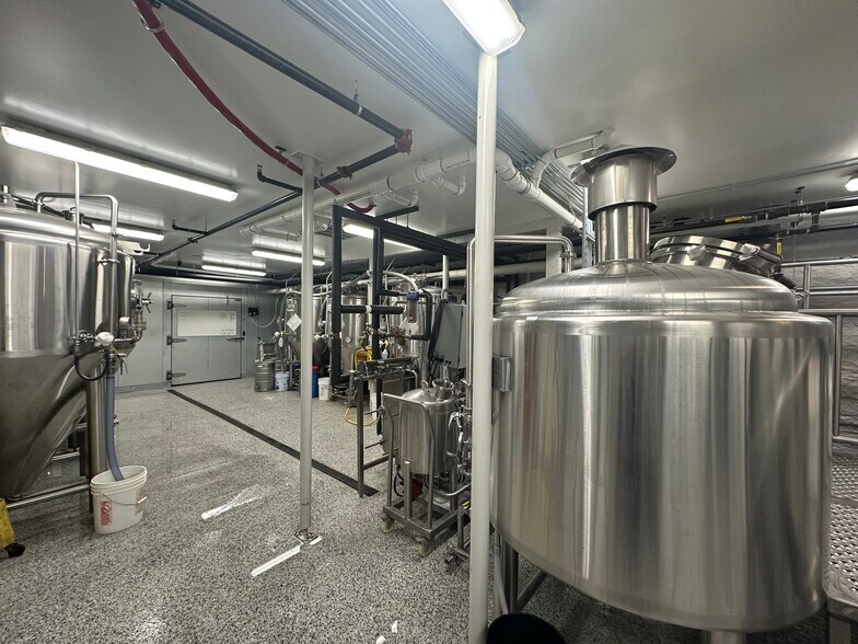 More Photos Of 131 W Broadway St, Owatonna Storefront Retail Office For Sale