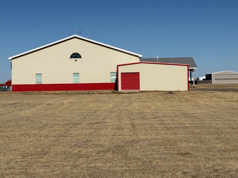 More Photos Of 12880 Wandering Rd, Amarillo Flex For Sale