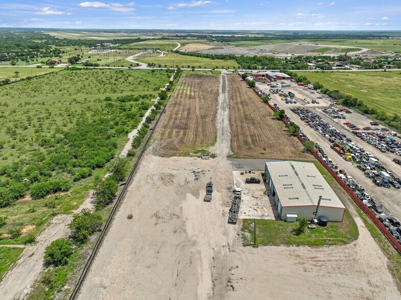 More Photos Of 9605 Fm 812, Austin Warehouse For Lease