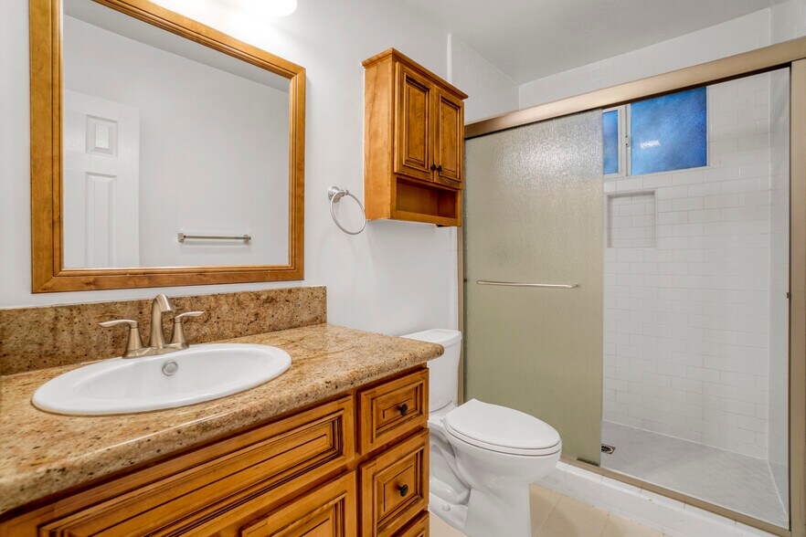 More Photos Of 525 N Sweetzer Ave, Los Angeles Apartments For Sale