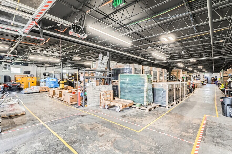 More Photos Of 888 Federal Blvd, Denver Warehouse For Lease