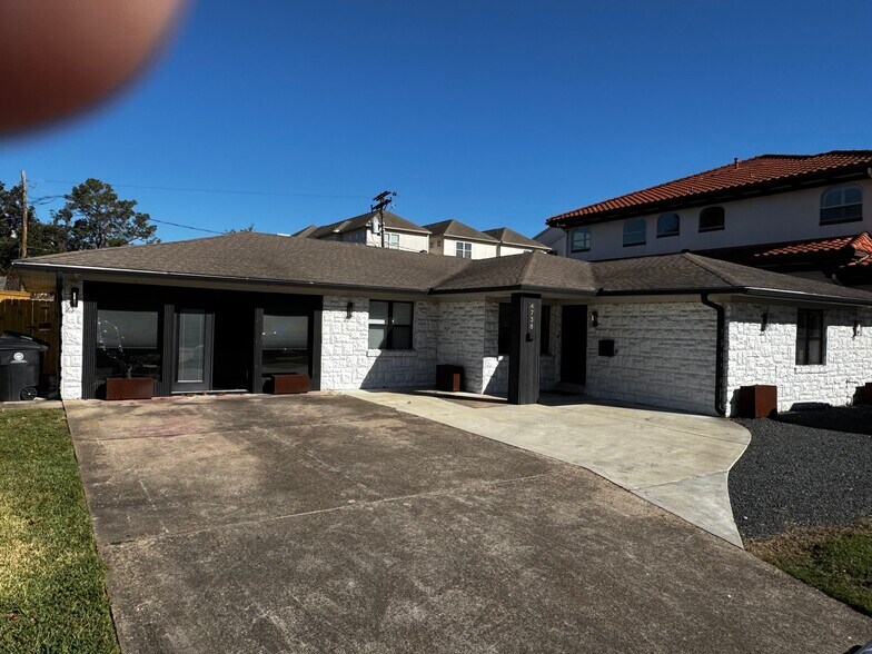 More Photos Of 4738 W. Alabama, Houston Loft Creative Space For Sale