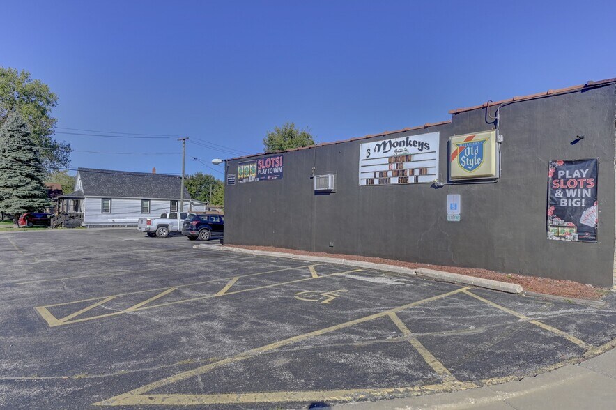 Primary Photo Of 2826 Chicago Rd, South Chicago Heights Restaurant For Sale