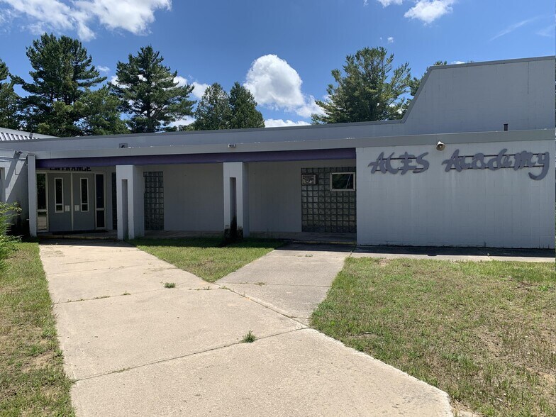 More Photos Of 701 Pinecrest st, Alpena Schools For Sale