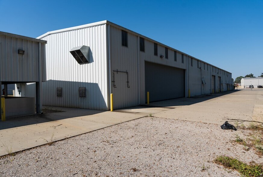 More Photos Of 105 Nova Dr, Broussard Industrial For Sale