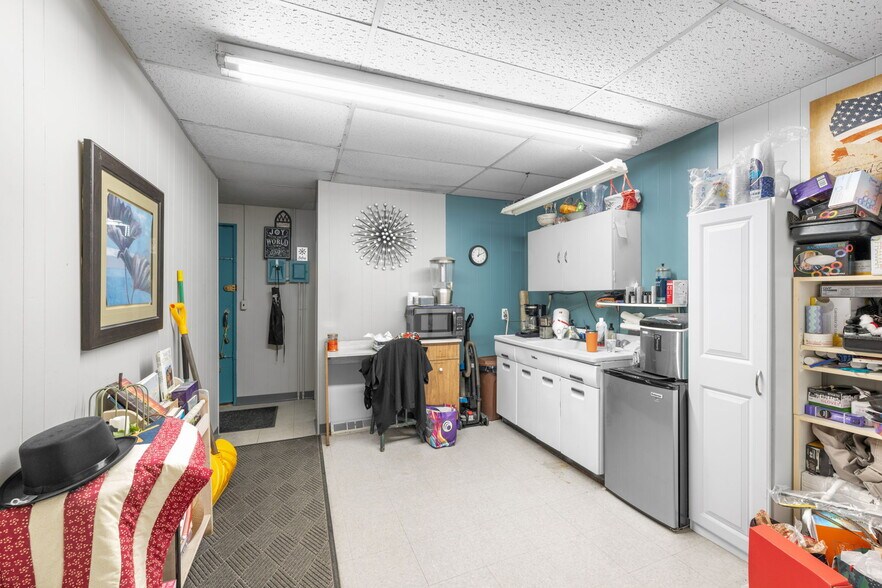 More Photos Of 2024-2032 W Schaaf Rd, Cleveland General Retail For Sale